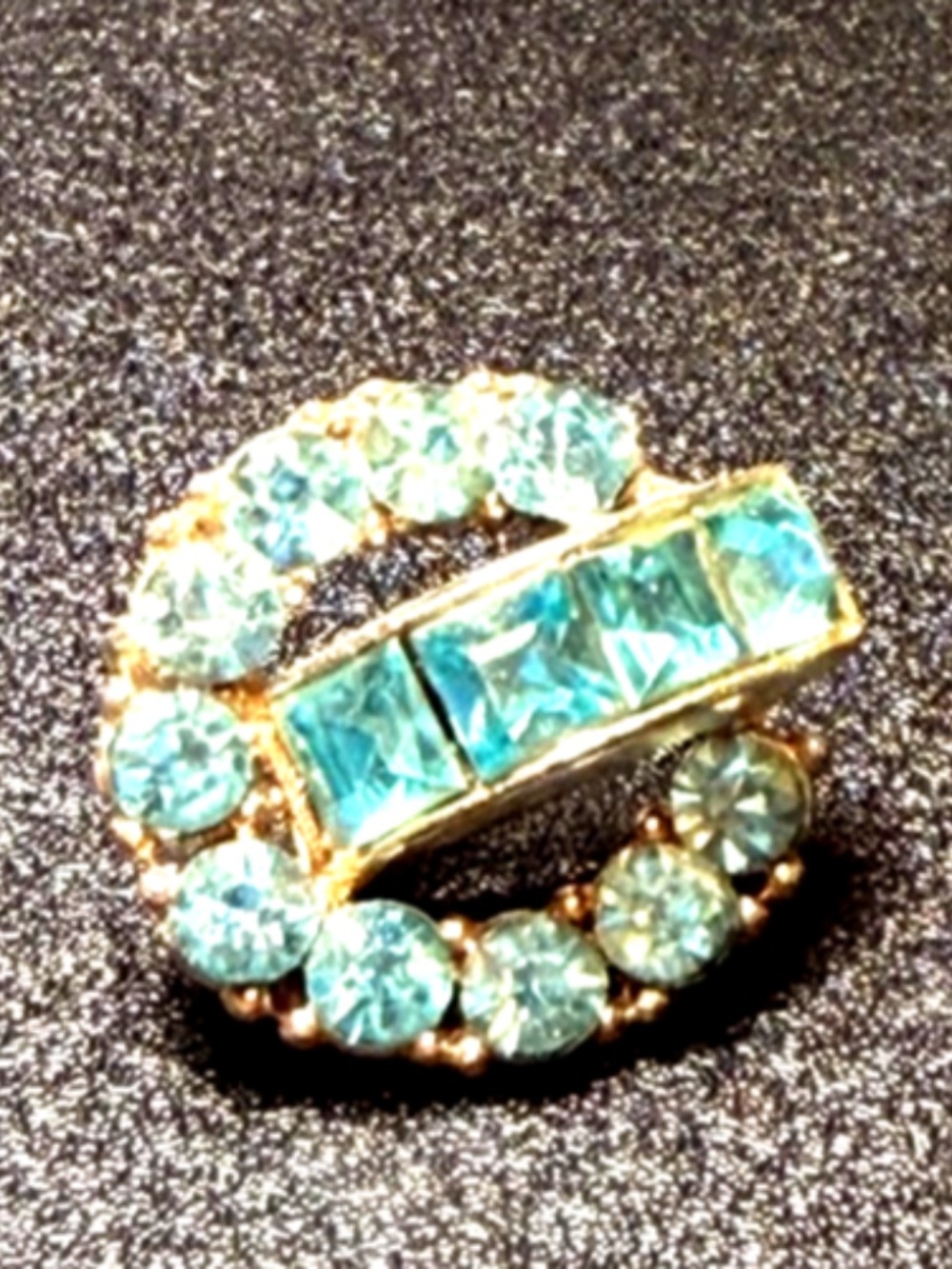 Aquamarine Geometric WreathStyle: Circular geometric design 206440918700